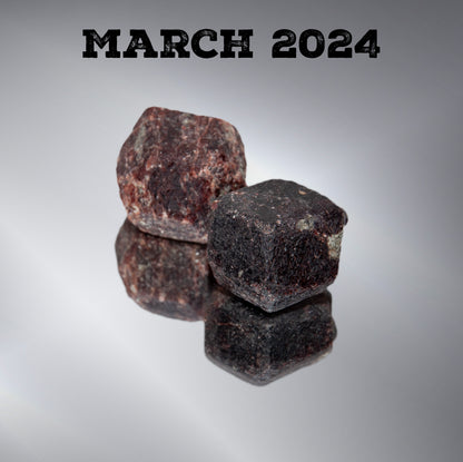SciShow Rocks Box: Garnet